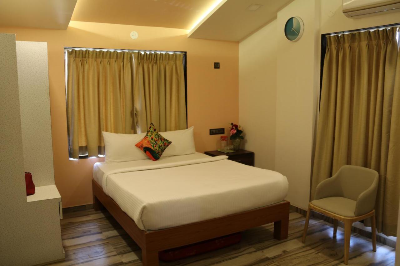 Pooja Villa Suites-Rooms And Pool, Igatpuri Exterior photo